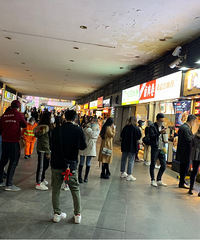 看今天的观音桥好吃街,感受在家憋了一个月的重庆人对美食的渴望