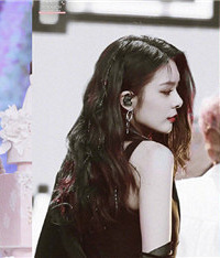 Ů�ǲ�˿�෢������ϲ��˭�����ͣ�