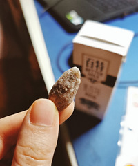 罗森的蜂蜜黄油扁桃仁,吃完一包我回购一箱