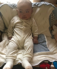 让人又爱又恨,才夸了半岁的你能睡整觉,结果你娃经不起表扬