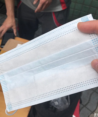 顺丰这波操作很拉好感呀,刚快递小哥送了我一个口罩