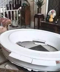 装修砸墙,把楼下的大吊顶给震掉了,叫我赔钱应该掏这钱吗?