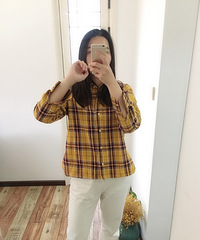 这件鹅黄色格子衬衣意外的好看,做工很精致