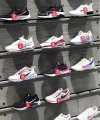 耐克实体店都在5折了,很火的款都参加活动了