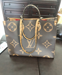 ���˸�����Ƥ��һ�����LV������������һ�������Ǽ���