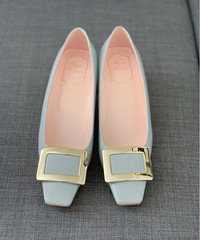 入手了Roger Vivier 经典款高跟鞋,走路舒服又好看