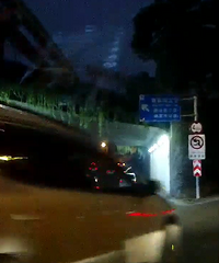 对,没错,我就在袁家岗立交出车祸了,交警判我全责