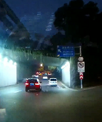 对,没错,我就在袁家岗立交出车祸了,交警判我全责