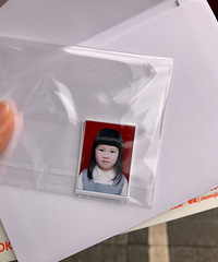 带娃儿去拍了登记照,这里地方大环境好,衣服也好看