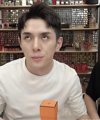李佳琦试色爱马仕口红,涂什么都好看的他翻车了