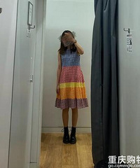 试了一下优衣库很火的彩虹裙的童装款,有点纠结