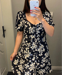 我的妈呀!黑皮穿zara碎花裙真鸡儿土