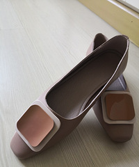 ���ֵ�ƽ��Ь������������ɫ�Ժ�Ƥ���Ѻ�