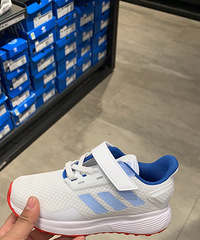 今天adidas买上瘾了