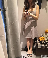 姐妹们,UR这条裙子平时怎么穿啊?