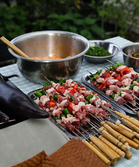 �ڼҺȵ��С�ƣ���һ������������տ�ſ