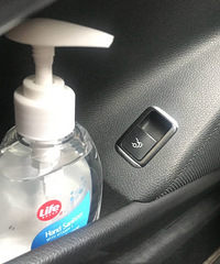 ��С���ű����������䣬���º�β�Ƕ������ҹء�����