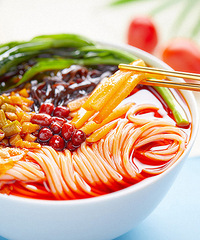 �����������Ϸۣ����Ǿ����ĸ����ӵ���óԣ�