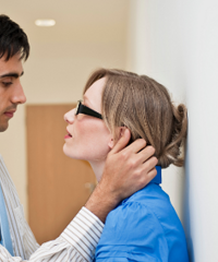 �۰칫�������иУ����ڵ���Ů��Խ��Խ������