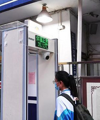 兰州高三开学,实行单人单桌,线上线下授课无缝衔接