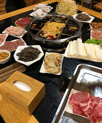 我在重庆体验了火锅店老板的一天,才懂成功背后没有“甩手掌柜