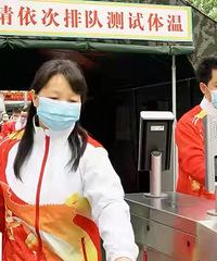 两江育才原有班级“一分为二”实行小班化教学,食堂“分隔”就餐