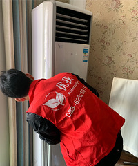 几十块钱洗完几台空调,被清理出的垃圾吓到