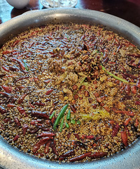 �������������Ϻ����⣬�²¿����������ڰ�