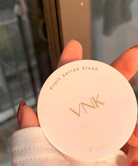 新品首发VNk,混色腮红是春天的颜色,国货真的越做也好了