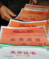 自贡12岁女孩长期遭受养母的家暴,伤口触目惊心