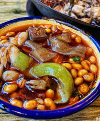 �����ھ���¥�������װ�޺�����ɫ����׵���������ֶ�����ζ