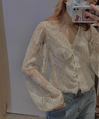逛街的时候一眼就看上了这件衣服,你们觉得怎么样?