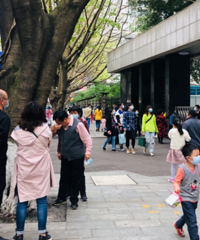 学生开学,沙坪坝的人流量变多了