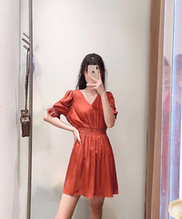 逛街试到了很多看到好看的衣服,忍不住跟大家分享!