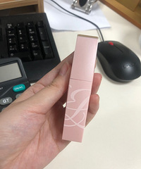 超心机出街好物!没带口红用这款,涂上立马有气色