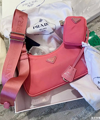 Prada hobo ����һ���ҷۣ���Ů�ı���