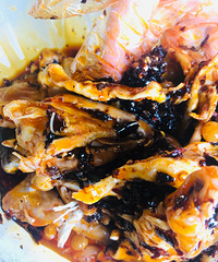 这家麻辣鸡超级适合重口味,老板还送了一袋土豆泡起吃味道不摆了