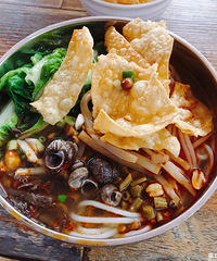 �򿨴�˵�еĸ��ǣ���һ�γԵ������ϵ����Ϸ�