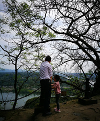 �������飬�ϴ������һ����