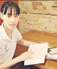 从私生女、影后,到三个孩子的妈妈,折腾一圈梁洛施才32岁