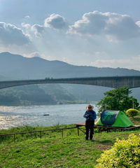 地图上找不到的秘密基地,露营摘桑葚、看江喝茶,来了就不想走