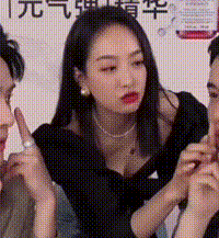 Ů���Ƿ�����Ļ����ַ��ˣ�ѧ����