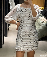 春装1件3折,夏装2件6折,这家店的衣服不错