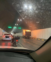 ˫��������������ȼ�����ˣ���·������ע�ⰲȫ