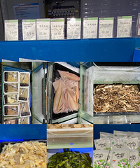 重庆超市哪家能买到最全的火锅菜?我拿着火锅店菜单逛了5家超市