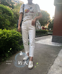又到了总是少一件衣服的季节,又买了好多新衣服
