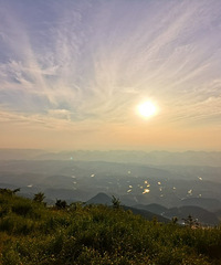 �ƹ�ɽ¶Ӫ�������Ǻ����ҵ�һ����Ұ���õĴ������