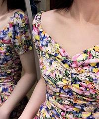 Zara碎花连衣裙,帮我pick哪款好看