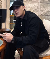 94年174CM发型师征婚,年入60万