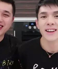 李佳琦和小助理BE了?曾经的甜蜜互动,这些细节骗不了人